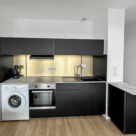 T2 Lumineux - Proche & Technopole - Parking Prive, Bureau & Wifi Rapide *