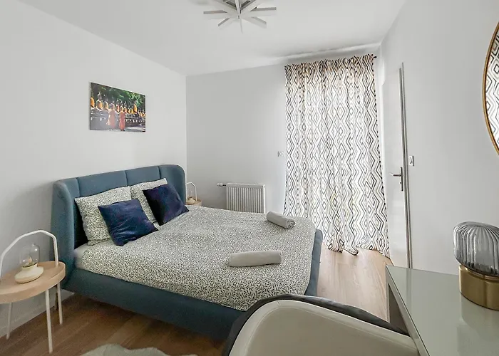 Appartement T2 Lumineux - Proche Plage&technopôle - Parking Privé, Bureau&wifi Rapide