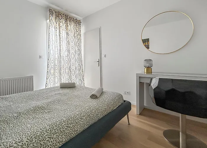 Appartement T2 Lumineux - Proche & Technopole - Parking Prive, Bureau & Wifi Rapide