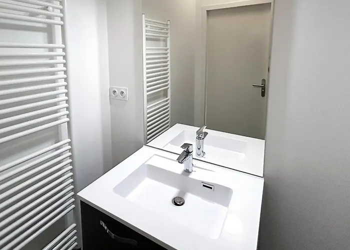 T2 Lumineux - Proche & Technopole - Parking Prive, Bureau & Wifi Rapide Appartement