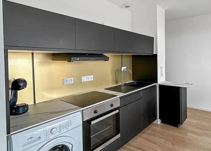 Appartement T2 Lumineux - Proche & Technopole - Parking Prive, Bureau & Wifi Rapide Brest