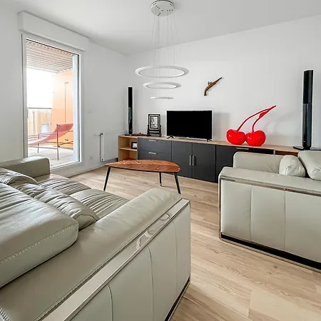 Apartment T2 Lumineux - Proche & Technopole - Parking Prive, Bureau & Wifi Rapide