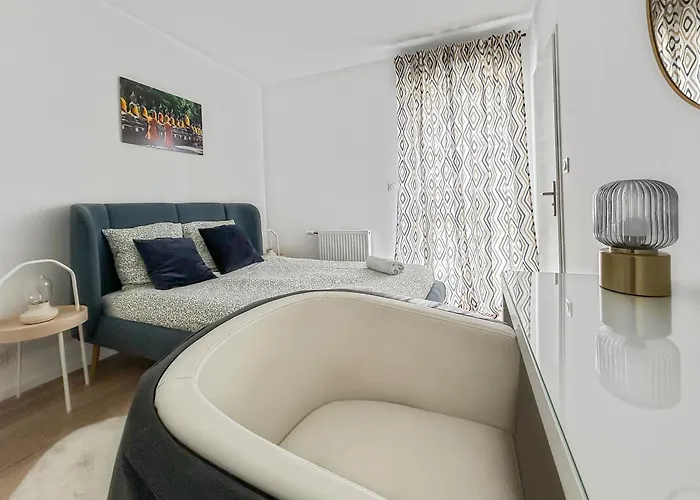 Apartment T2 Lumineux - Proche & Technopole - Parking Prive, Bureau & Wifi Rapide *