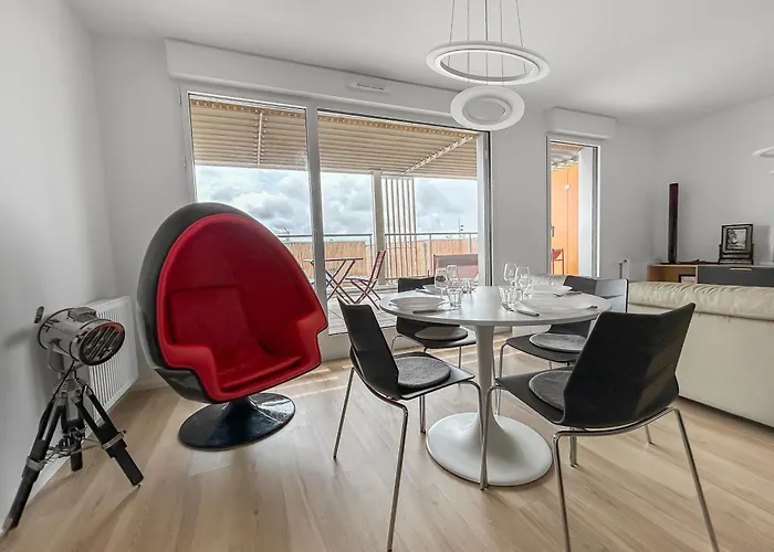 T2 Lumineux - Proche & Technopole - Parking Prive, Bureau & Wifi Rapide Brest